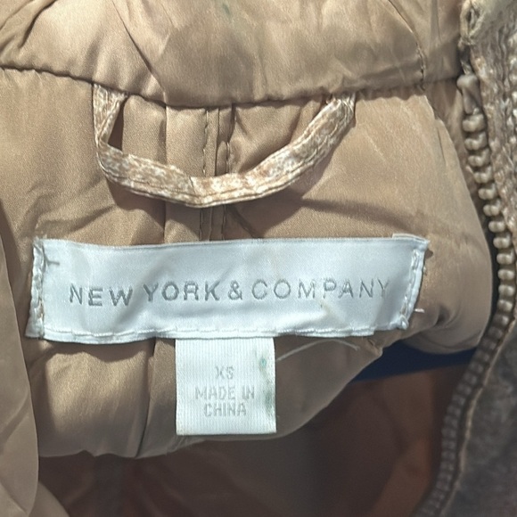 NEW YORK & COMPANY Women’s Beige Thermos Vest with Hood Size XS - Picture 6 of 6